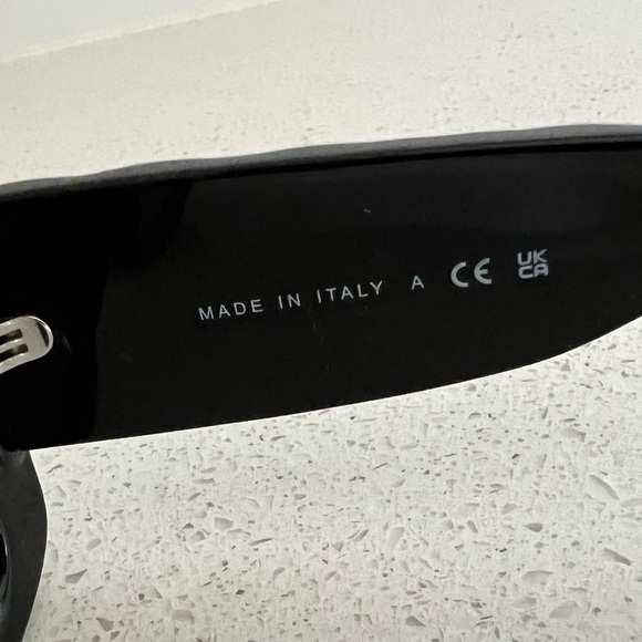 Chanel CC Black Rectangle Sunglasses - Picture 6 of 7